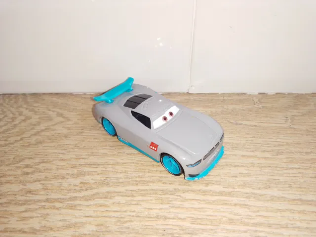 0505211 Voiture Cars disney Pixar métal Mattel gabriel next generation