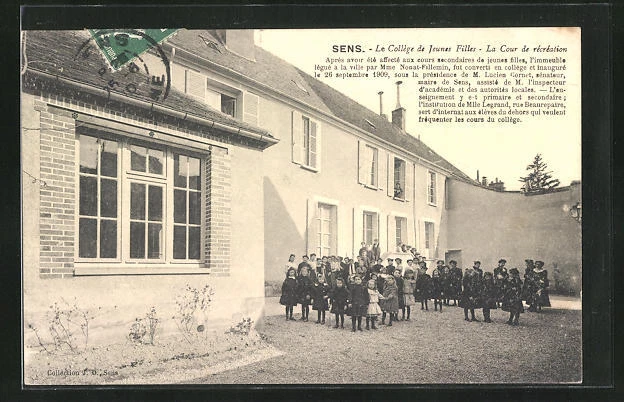 CPA 78   SAINT GERMAIN EN LAYE : COLLÈGE DE JEUNES FILLES (YVELINES) ÉCRITE