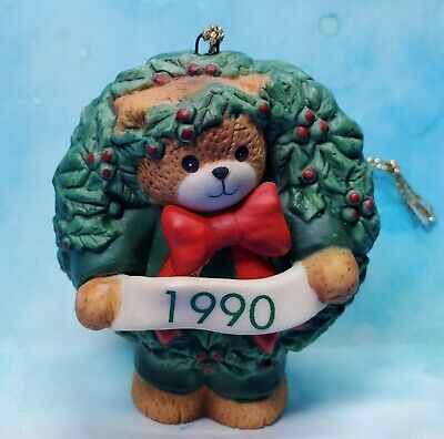 Lucy and Me Lucy Rigg bear as Christmas wreath 1990 ornament
