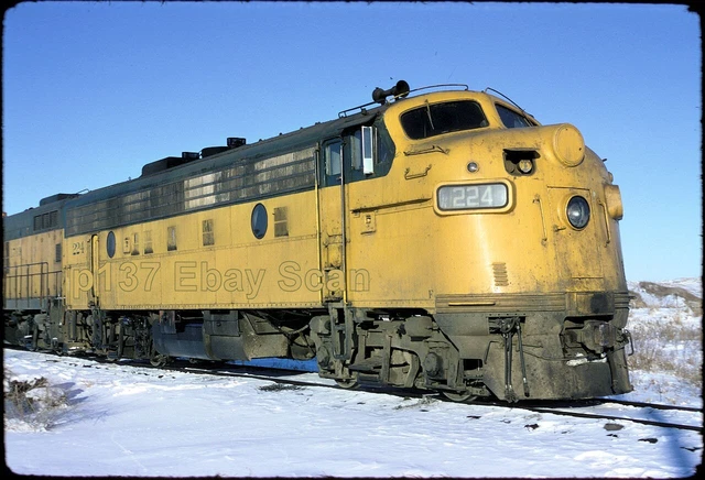 CNW Chicago & North Western FP-9-Am 224 ORIGINAL 1975 Kodachrome Slide