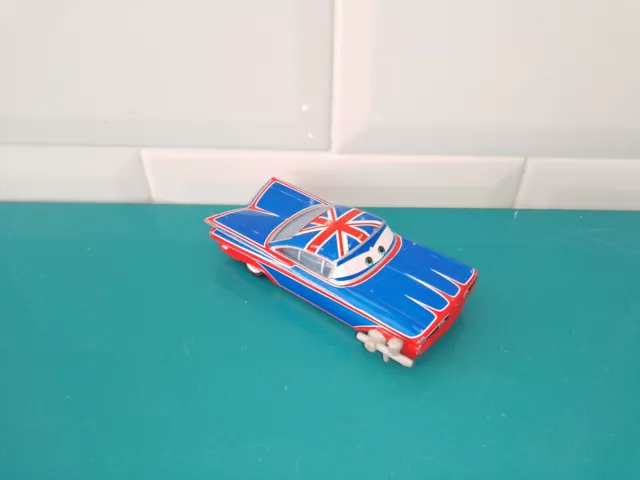 22.03.06.5 Voiture métal Mattel Cars Disney Pixar union jack ramone london