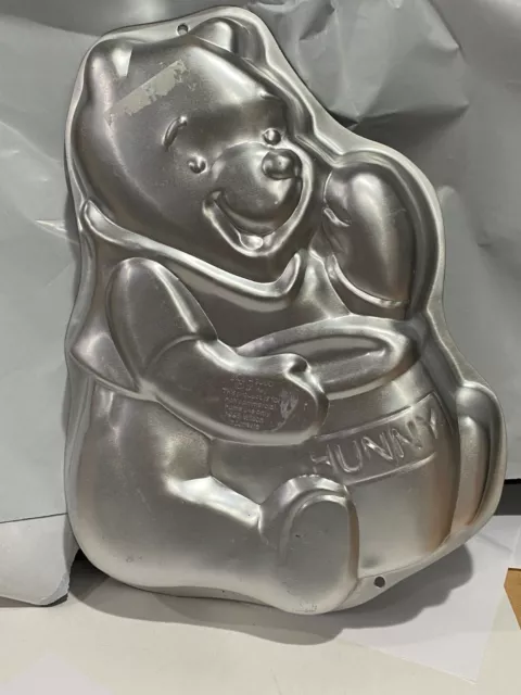 Wilton Disney Winnie the Pooh Cake Pan 1995 2105-3000 Hunny Pot Aluminum vintage