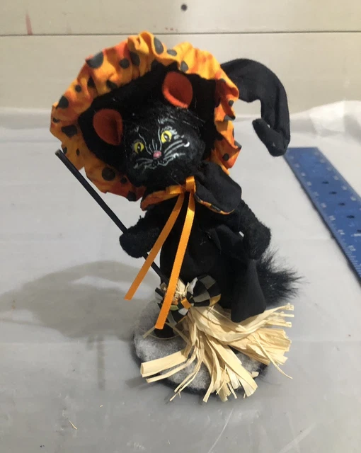 2015 ANNALEE DOLL HALLOWEEN Checker Dot Witch Cat W/ Broom