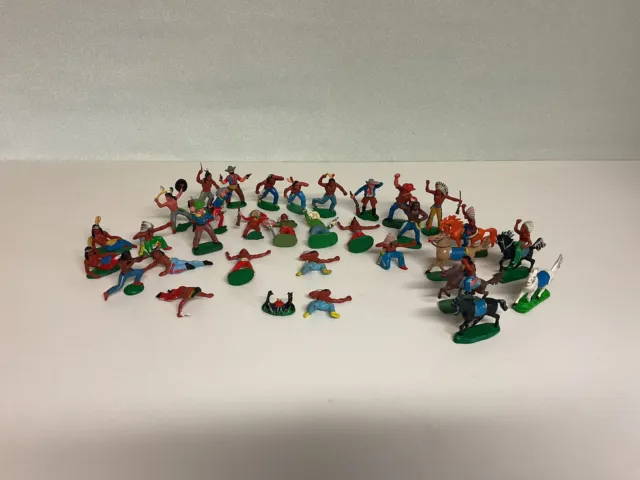 36 Alte Cowboy Figuren Gummi Indianer Pferde Konvolut Spielzeug DDR Retro