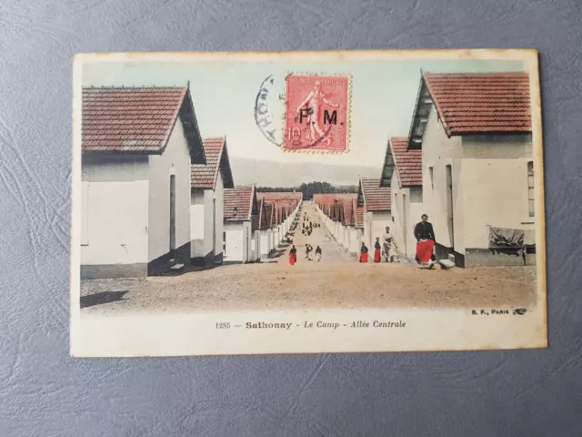 CPA / Carte postale ancienne - SATHONAY - Le Camp - Allée Centrale (69)