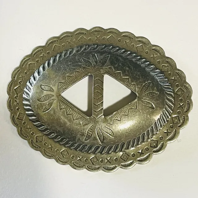 Acabado de bronce antiguo ranurado concho grabado ovalado de 3 pulgadas de largo 2,25 de ancho