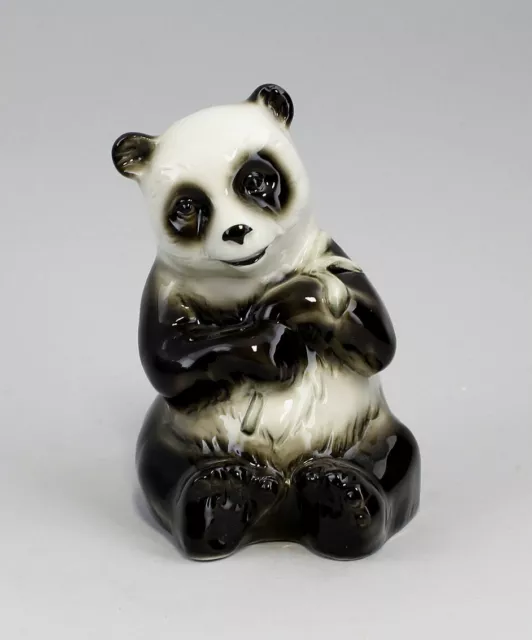 9942363 Porzellan Figur sitzender Panda-Bär Wagner & Apel H12cm