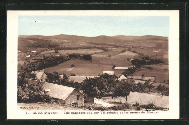 CPA Glux, Vue panoramique sur Villechaise et les monts du Morvan