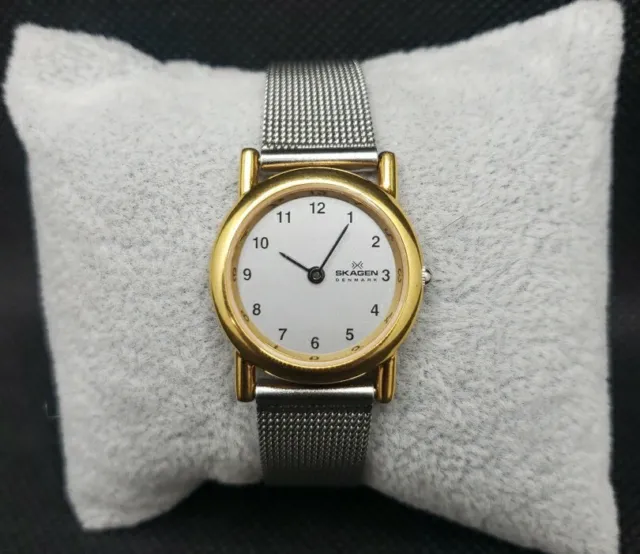 Womens Skagen Denmark Ultra Slim Gold Tone Q4SGS Watch Silver Tone Mesh Band