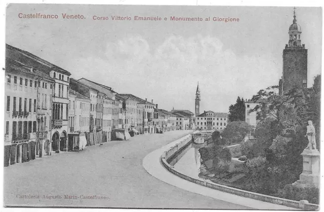 Castelfranco Veneto (Treviso). Corso Vittorio Emanuele e Monumento al Giorgione.