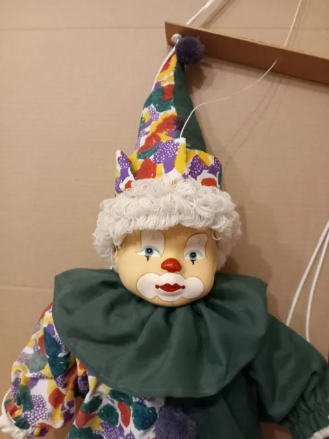 Clown Figur auf Schaukel Kopf aus Porzellan zum Aufhängen ca. 83 cm groß