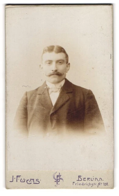 Fotografie J. Fuchs, Berlin, Friedrich-Strasse 108, Bürgerlicher mit Mittelsche