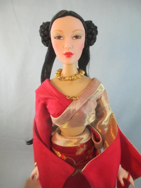 MADAME ALEXANDER 16