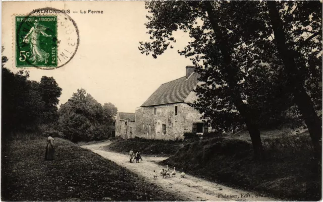 CPA Valmondois La Ferme FRANCE (1330161)