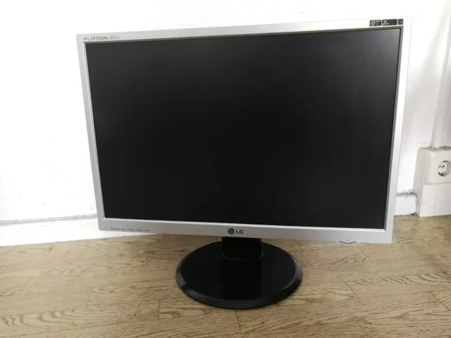 LG Flatron E2210PM-SN 56 cm (22 Zoll) 16:10 LED LCD Monitor - Silber