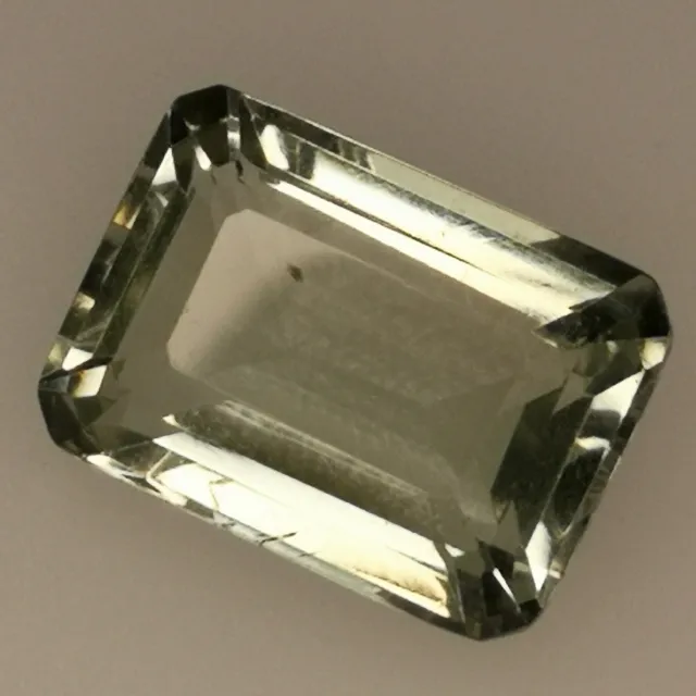 Quartz Vert Chauffée 8,9 carats du Brésil  | Octogone VVS  | 14,3 x 11,5 x 7 mm
