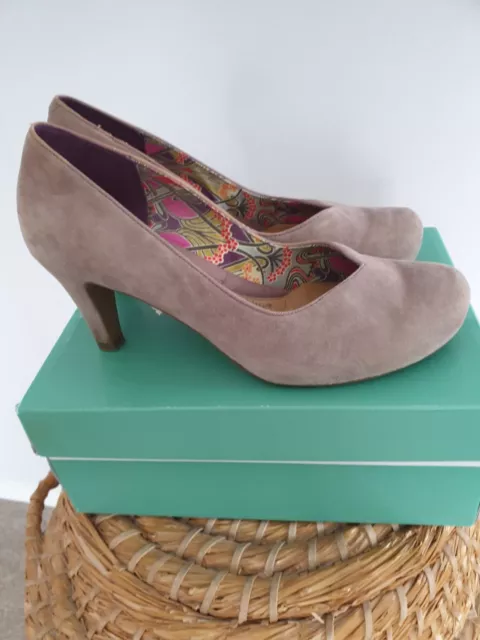 Clarks chorus voice sales black