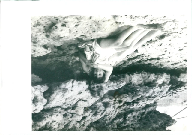 BUTLER PAUL DIED ARSON ATTACK - PICTURE SHOWS B... - Vintage Photograph 3896438