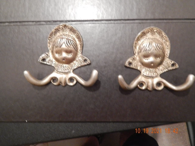 2 x VTG 1968 American Tack and HDWE Hardware Number # 121 Double Hook Girl Angel