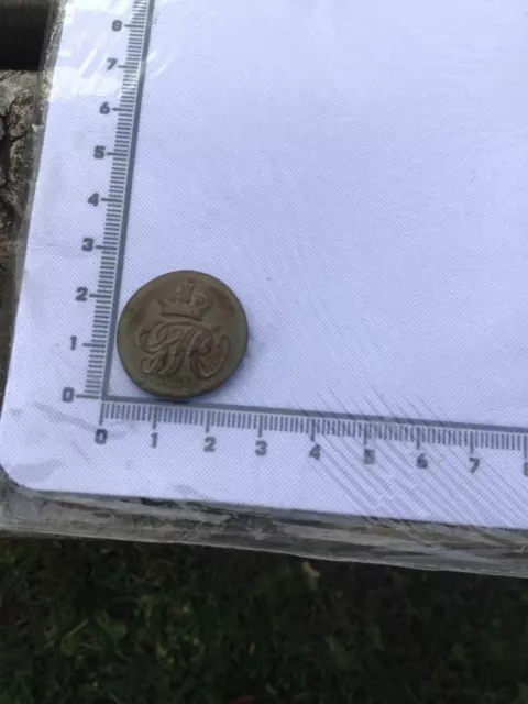 Button metal detecting find (712) 3