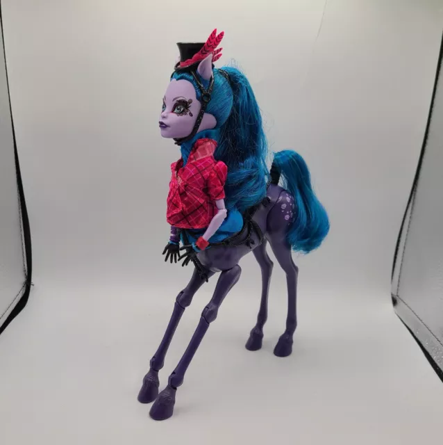 Monster High Avea Trotter Freaky Fusion Doll