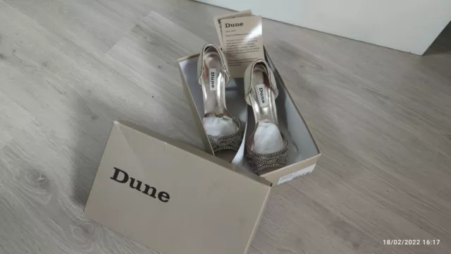 SCARPE DA SPOSA NUOVE CON SCATOLA. Taglia 37 COLOR AVORIO . MARCA DUNE LONDON