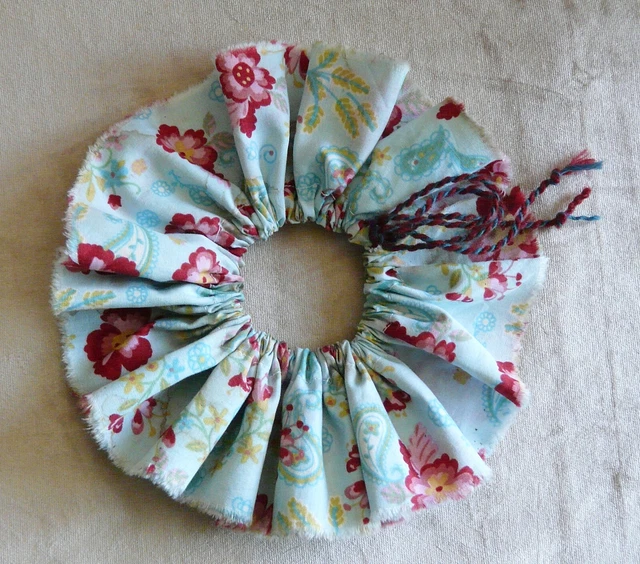 COLLAR, RUFFLE, antique style,  for collectible teddies & dolls