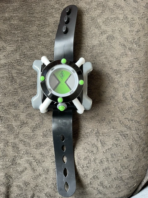 BEN 10 TEN Figurines Bundle Omnitrix Playset Montre Figurines Bandai