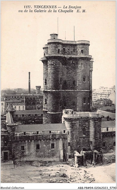ABBP8-94-0663 - VINCENNES - le donjon - vu de la galerie de la chapelle
