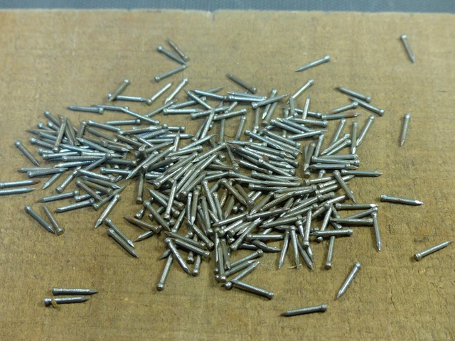 Lot De Pointes Et Clous Finettes Ancien Stock – 1,5 X 10 Mm – Environ 200 G
