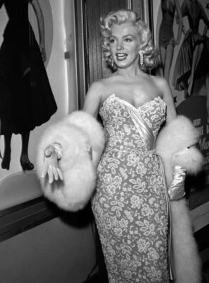 Marilyn Monroe White Lace Dress  8x10 Glossy Photo