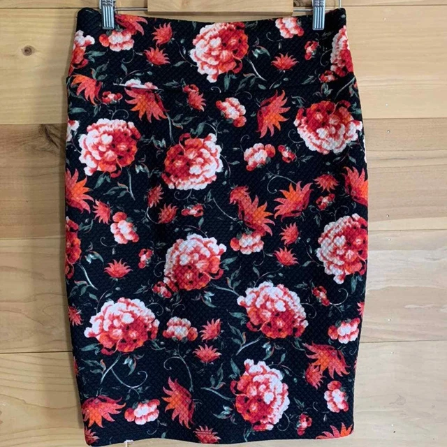 LuLaRoe LLR Women’s M Cassie Black Red Floral Diamond Quilted Look Pencil Skirt LuLaRoe LLR Women’s M Cassie Black Red Floral Diamond Quilted Look Pencil Skirt