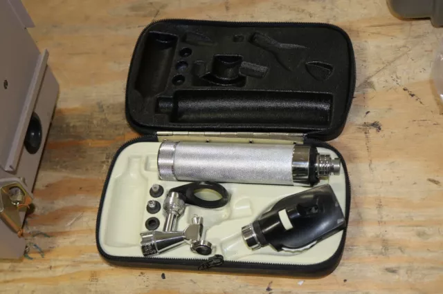 American Optical ( AO ) 11600 EYE TESTER