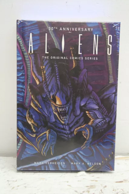 Aliens 30th Anniversary The Original Comics Series Hardcover w/Foil Dark Horse