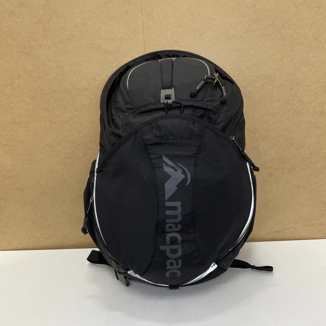 MACPAC AIRSTREAM HIKING Travel Backpack Black Rucksack Ventilated Back
