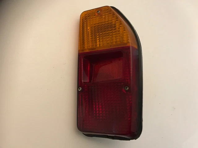 Feu Arrière Droit Complet Origine Peugeot 305 - Marque Seima Référence 20950, Occasion En Très Bel état