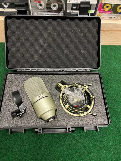 MXL 990 Condenser Microphone With Shockmount *ISSUE