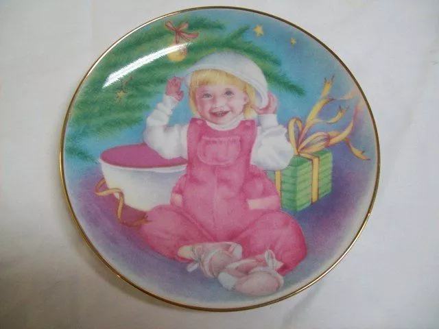 Vintage Tupperware Collector Plate & Hanger Chrissy's Favorite Toy 1993 Edition