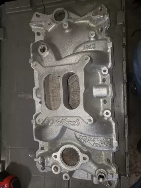 Edelbrock 2701 Performer EPS Intake, SBC, Dual Plane, 4150 Flange, 0-5500RPM Edelbrock 2701 Performer EPS Intake, SBC, Dual Plane, 4150 Flange, 0-5500RPM