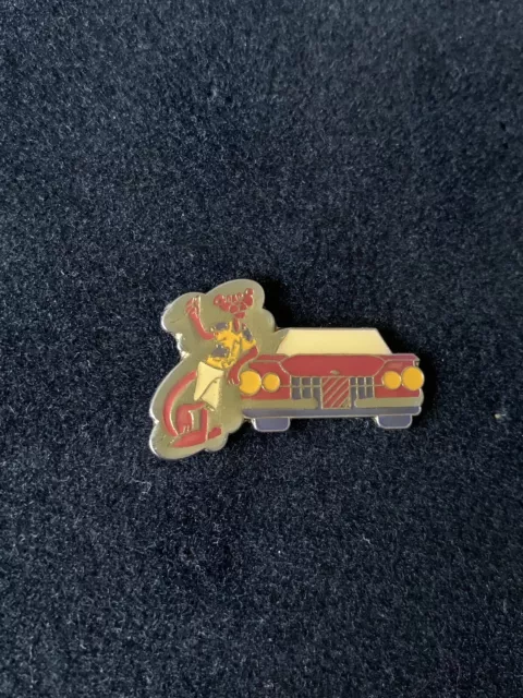 Pin’s La Panthère Rose / voiture