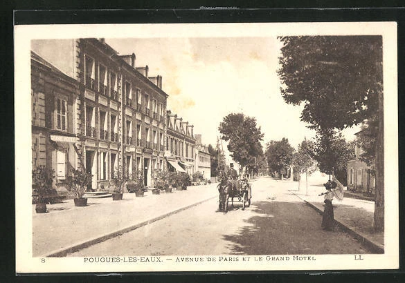 CPA Pougues-les-Eaux, Avenue de Paris and the Grand Hotel
