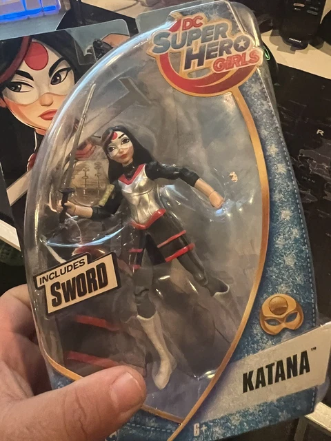 DC Super Hero Girls Katana Actionfigur – Ca. 15 Cm, Beweglich, Mit Schwert-Zubehör DC Super Hero Girls Katana Actionfigur – Ca. 15 Cm, Beweglich, Mit Schwert-Zubehör