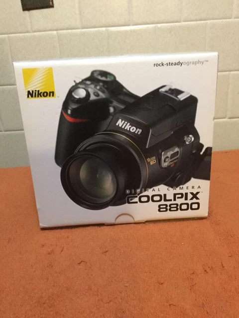 Nikon Coolpix 8800 VR 8.0 MP 10x Zoom Digital Camera. No Charger Nikon Coolpix 8800 VR 8.0 MP 10x Zoom Digital Camera. No Charger