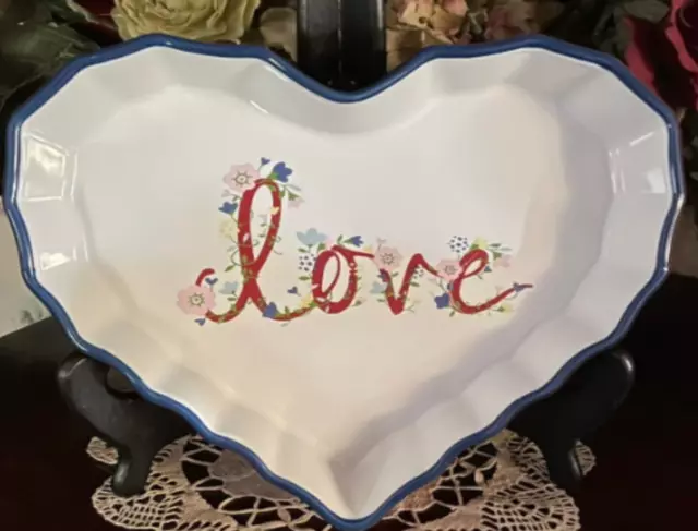 NEW MARTHA STEWART COLLECTION "LOVE" INSCRIBED RED HEART PIE DISH 10" x 9" x 2"