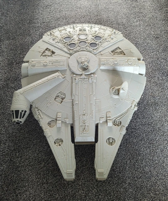 Star Wars Millennium Falcon Hasbro lucasfilms Toy Model Ship 28"