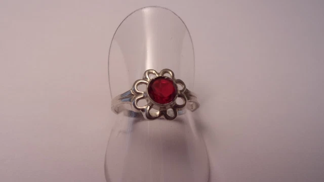 Bague En Argent Massif Avec Fleur Et Pierre Rouge - Taille 50/51 - Occasion