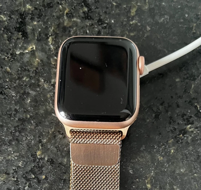Apple Watch Series 5 40mm  Milanese Armband - Goldton  (GPS+Cellular)