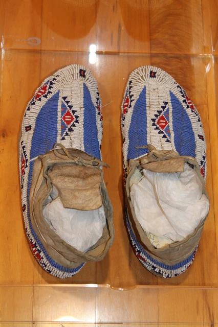 Native American Sioux Indian bead Moccasins vintage ca1910  Large size
