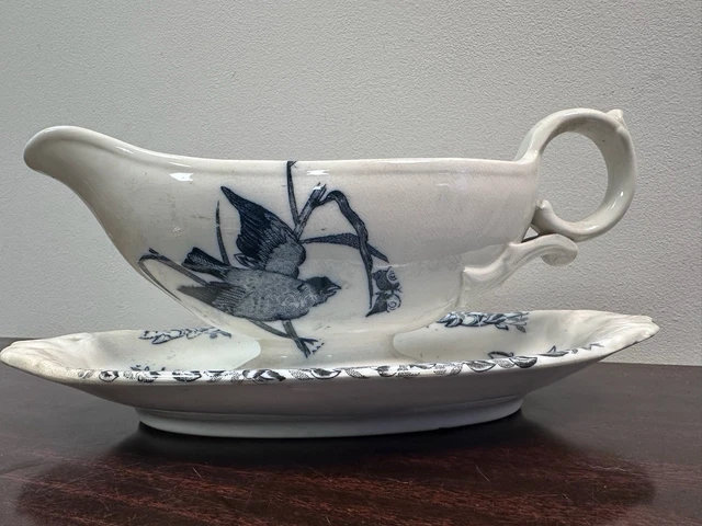 ANCIENNE SAUCIÈRE AVEC couvercle decor floral porcelaine de Limoges EUR 25,00 - FR