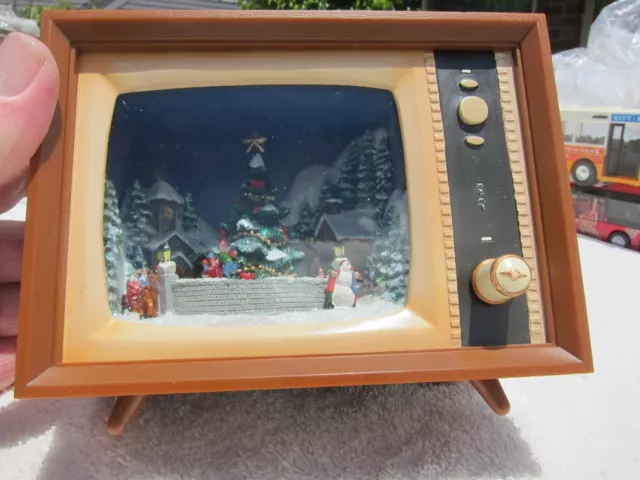 Retro Vintage TV Music Box with Animated Snowman (Works)